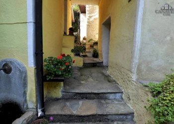 scale - Casa indipendente Località Calsazio, 35, Sparone - foto 4