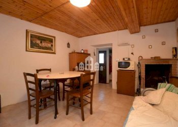 soggiorno - Casa indipendente via costeggio, 27, Val di Chy - foto 3