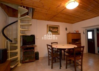 soggiorno - Casa indipendente via costeggio, 27, Val di Chy - foto 4