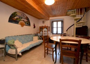soggiorno - Casa indipendente via costeggio, 27, Val di Chy - foto 11