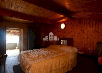 camera - Casa indipendente via costeggio, 27, Val di Chy - foto 12