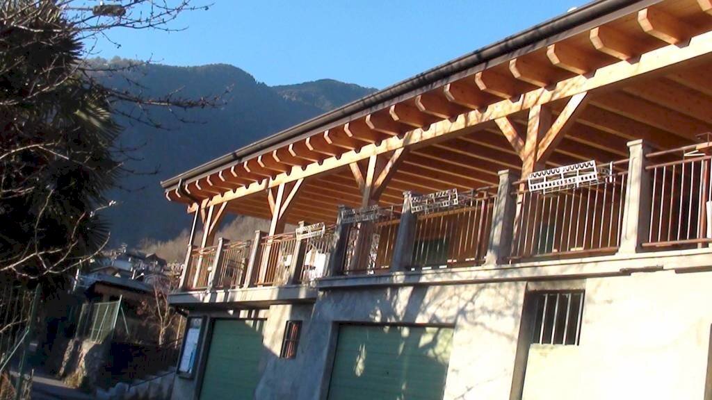 esterno - Negozio via Civetta, 41, Berbenno di Valtellina - foto 2