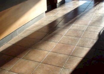 pavimento - Shop via Civetta, 41, Berbenno di Valtellina - photo 16