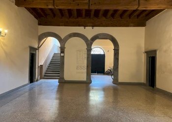 PHOTO-2024-01-15-09-40-50 3.jpg - Appartamento Piazza della Colonna Mozza, Lucca - foto 2