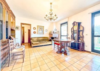 appartamento vendita borgosesia salotto2 - Appartamento via galiziotti 1, Borgosesia - foto 1