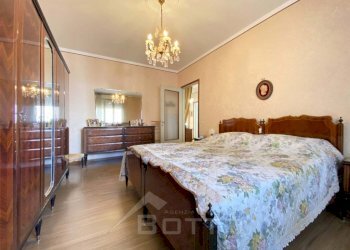 appartamento vendita borgosesia camera2 - Quadrilocale via Duca D'Aosta 21, Borgosesia - foto 6