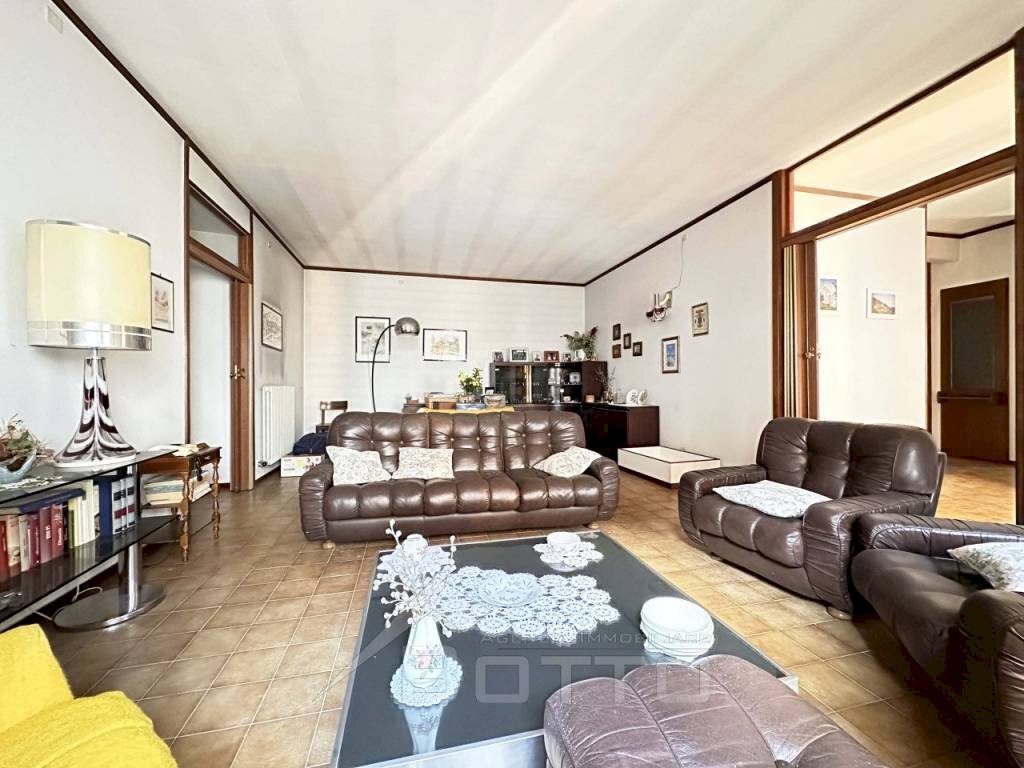 appartamento vendita romagnano salotto2 - Villa a Schiera vicolo dell'Economia, 2, Romagnano Sesia - foto 2