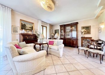 villa vendita grignasco salotto1 - Independent house via della madonna n 36, Grignasco - photo 12