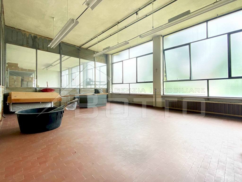 capannone vendita gattico stanza2 - Capannone via Torriani Gattico, Gattico-Veruno - foto 2