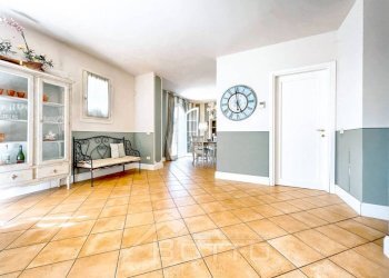 016  appartamento vendita bogogno salotto1 - Appartamento via sant'isidoro 1, Bogogno - foto 16