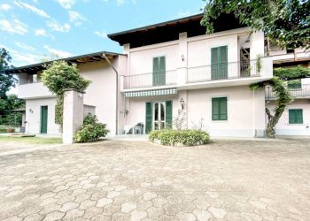 casa vendita suno cortile2 - Villa via Novara 9, Suno - foto 8