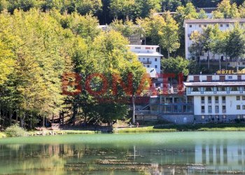 Condominio visto da lago particolare.jpg - Three-room apartment Ventasso - photo 1