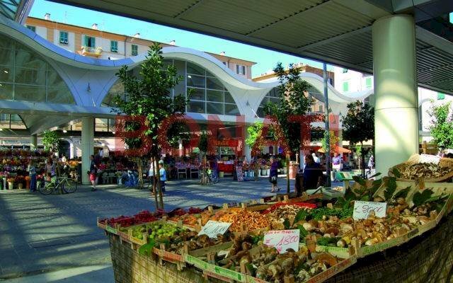 piazza-cavour-640x400.jpg - Alimentari - Gastronomia La Spezia - foto 2