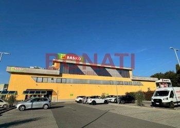 IMG-20230927-WA0038.jpg - Capannone Sarzana - foto 1