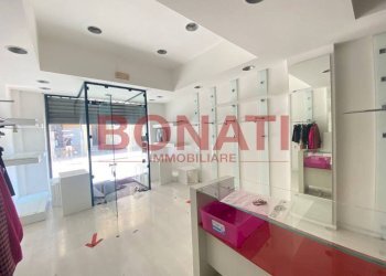 Interno non residenziale - Negozio Sarzana - foto 2