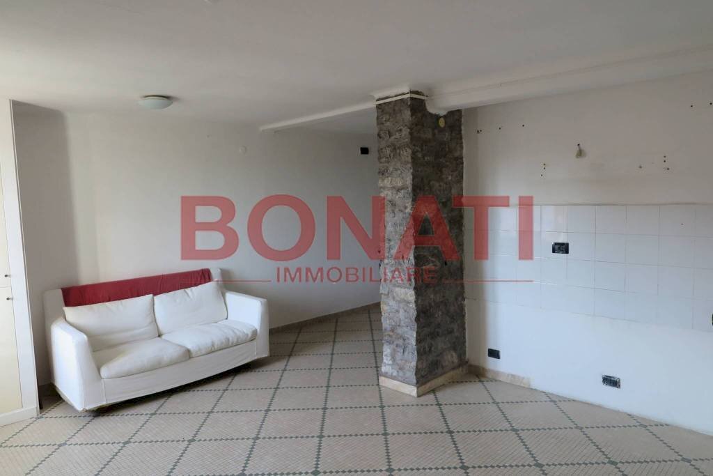 Salone - Four-room apartment Vezzano Ligure - photo 2