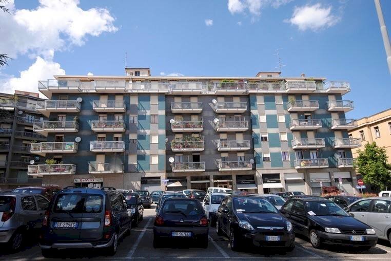 FACCIATA - Negozio via Alessandro Roccavilla, 2, Biella - foto 2