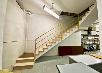 SCALA INTERNA - Negozio via Alessandro Roccavilla, 2, Biella - foto 13