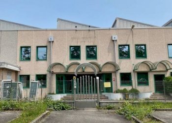 FACCIATA - Capannone Frazione Fila, 34, Valdilana - foto 2