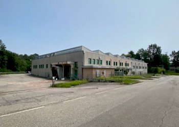 FACCIATA - Capannone Frazione Fila, 34, Valdilana - foto 12