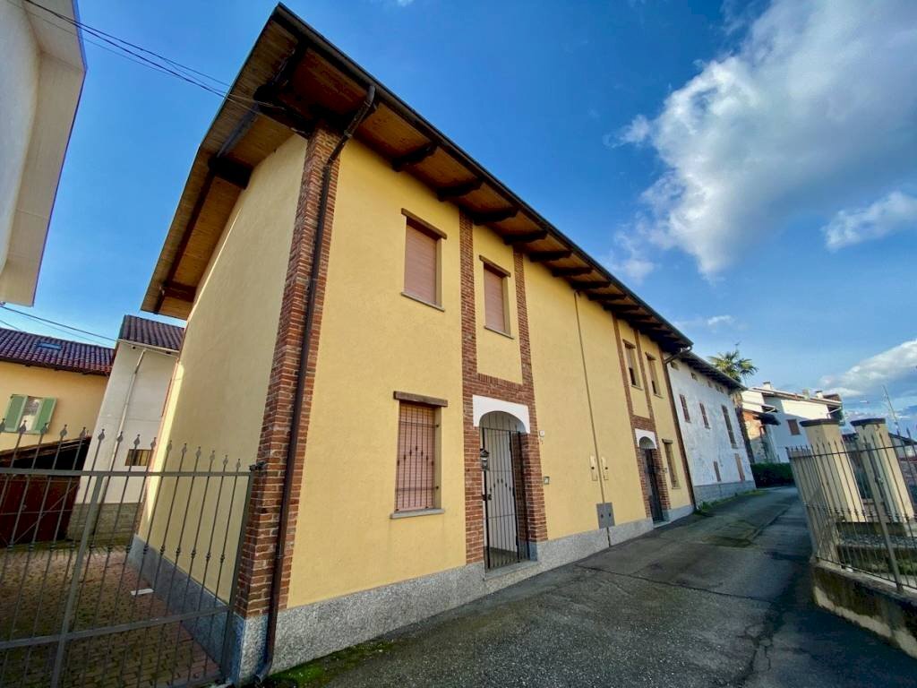 FACCIATA - Villa a Schiera via Cristoforo Colombo, 82, Valdengo - foto 3