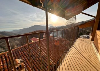 PANORAMA - Villa a Schiera Borgata Frieri, 19, Valdilana - foto 1