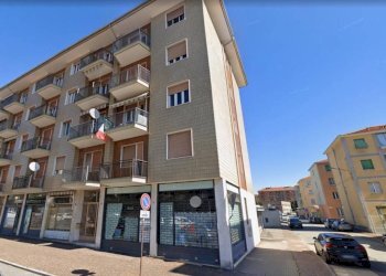 Facciata - Shop via Liguria, 5/a, Biella - photo 2