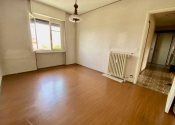 Camera da letto - Four-room apartment via Biella, 7, Candelo - photo 17