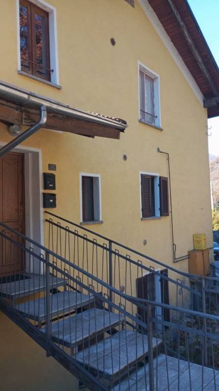 Facciata - Casa indipendente piazza Martiri della Libertà, Andorno Micca - foto 1