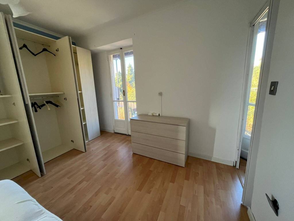 Stanza arredata - Three-room apartment strada del Bottegone, Biella - photo 2