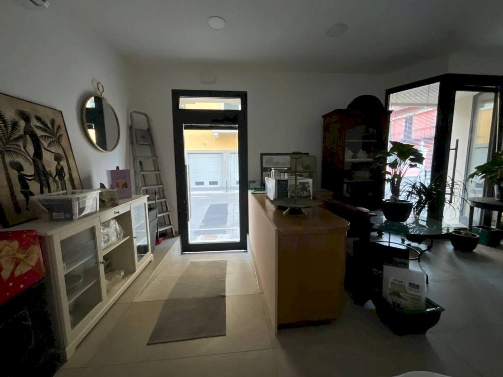 Interno non residenziale - Negozio via Andrea Moretti, Bergamo - foto 3