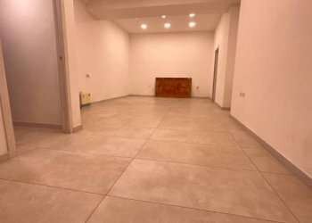 Stanza non arredata - Negozio via Andrea Moretti, Bergamo - foto 39