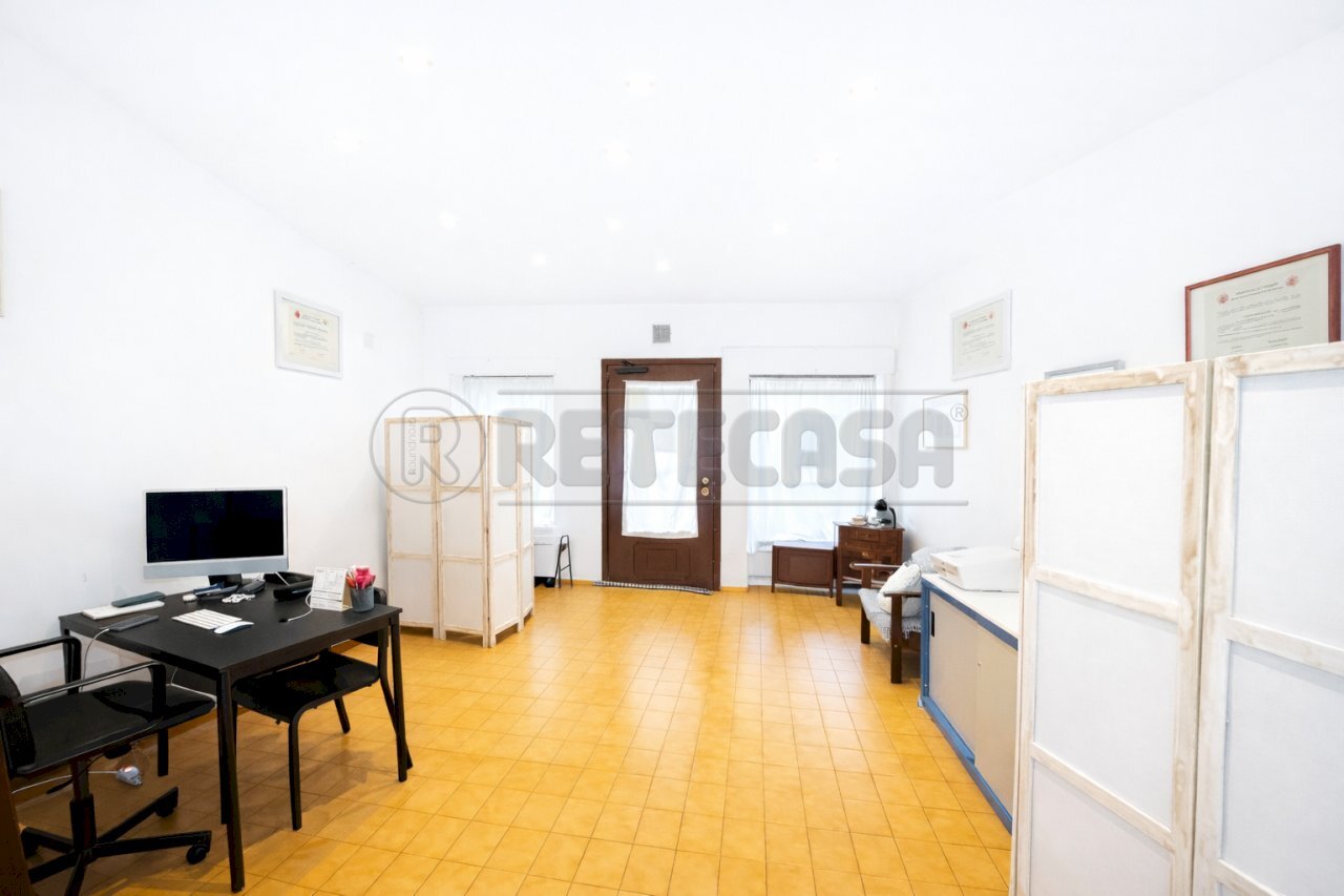 ChatGPT Image 17 feb 2026, 16_35_51.png - Locale Commerciale Contrà San Domenico, Vicenza - foto 3