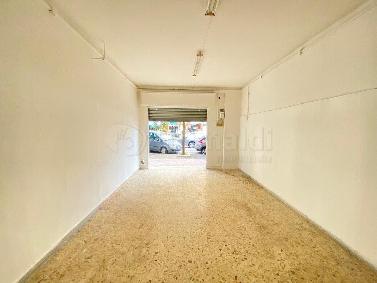 01.JPG - Locale Commerciale Giugliano in Campania - foto 1