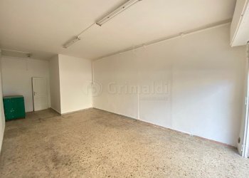 02.JPG - Locale Commerciale Giugliano in Campania - foto 2