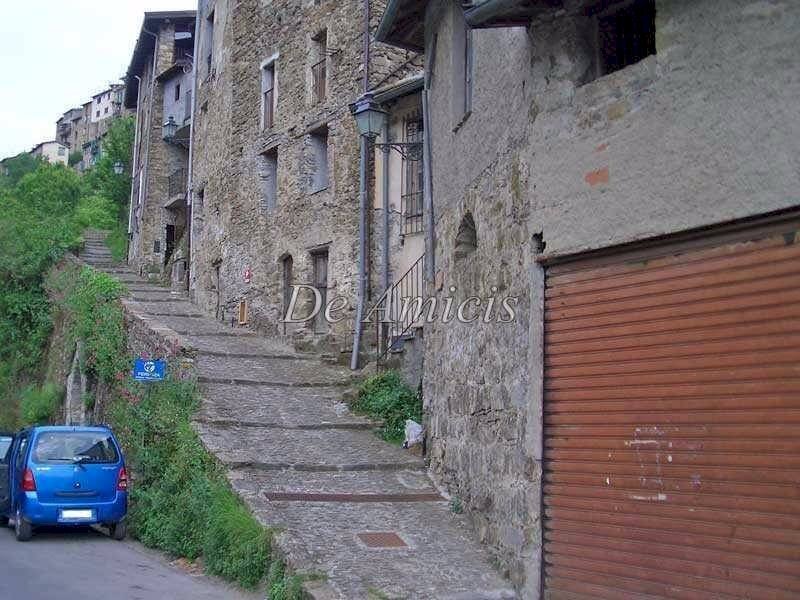 strada di accesso - Trilocale via Roma, 7A, Apricale - foto 2
