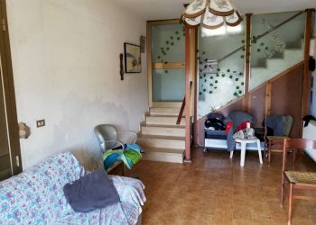 scala accesso 1°piano - Villa Vallecrosia - photo 9