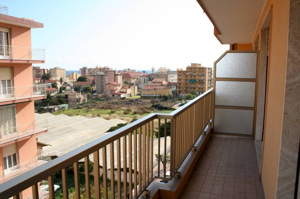 Balcone - Trilocale via Don Bosco, Vallecrosia - foto 1
