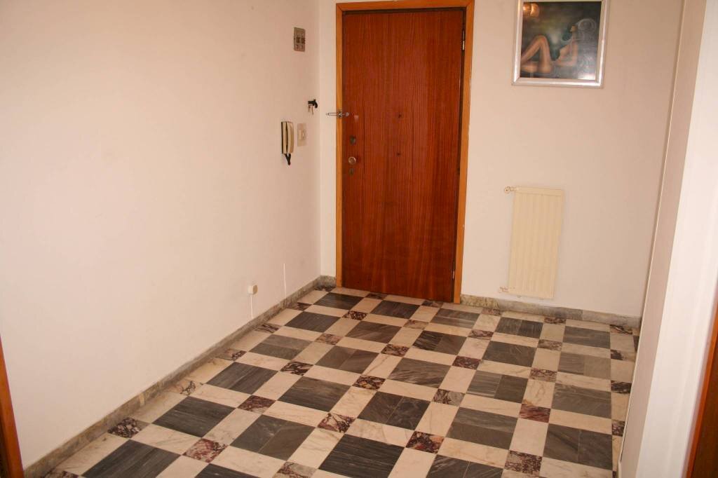 Stanza non arredata - Trilocale via Don Bosco, Vallecrosia - foto 2