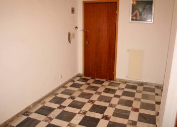 Stanza non arredata - Trilocale via Don Bosco, Vallecrosia - foto 2