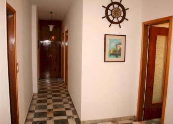 Interno palazzo - Trilocale via Don Bosco, Vallecrosia - foto 3