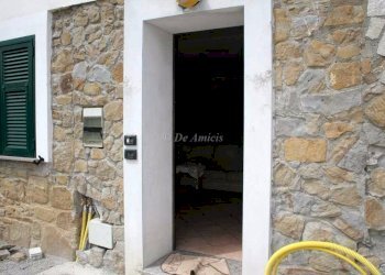 ingresso - Villa via Monsignore B. Tornatore, Dolceacqua - foto 9