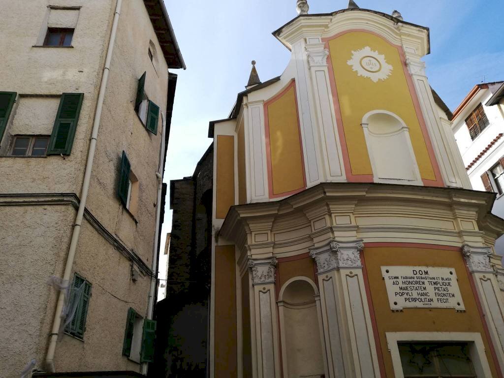 vicinanza chiesa - Trilocale piazza Giuseppe Mazzini, San Biagio della Cima - foto 3