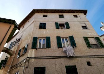 facciata casa - Trilocale piazza Giuseppe Mazzini, San Biagio della Cima - foto 1