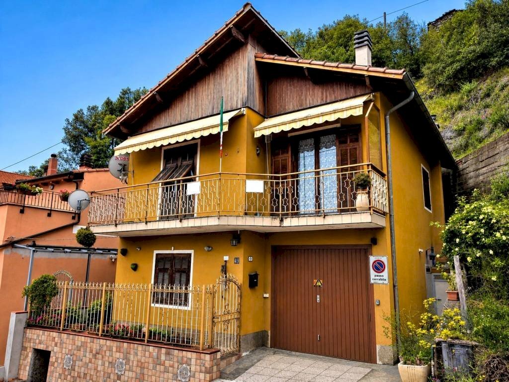 Facciata - Villa via Ginestrea, 49, Olivetta San Michele - foto 1