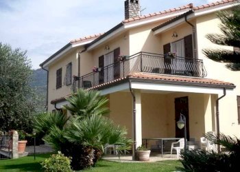 Villa Taggia - foto 1