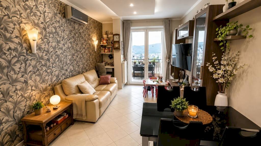 Salone - Three-room apartment via G. Ruffini, Ventimiglia - photo 1