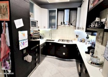 CUCINA - Trilocale via G. Ruffini, Ventimiglia - foto 5