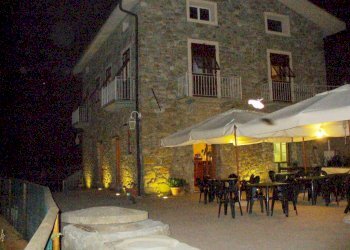 esterno in notturna - Rustico via Provinciale, 44, San Biagio della Cima - foto 10