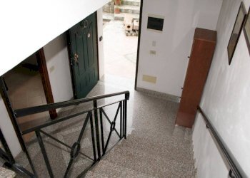 ingresso+scala - Villa via Roma, 16, San Biagio della Cima - foto 3